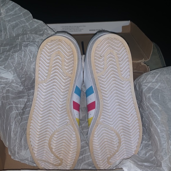 ADIDAS SUPERSTAR J WHITE / MULTI COLOR BIG KIDS - Picture 7 of 11